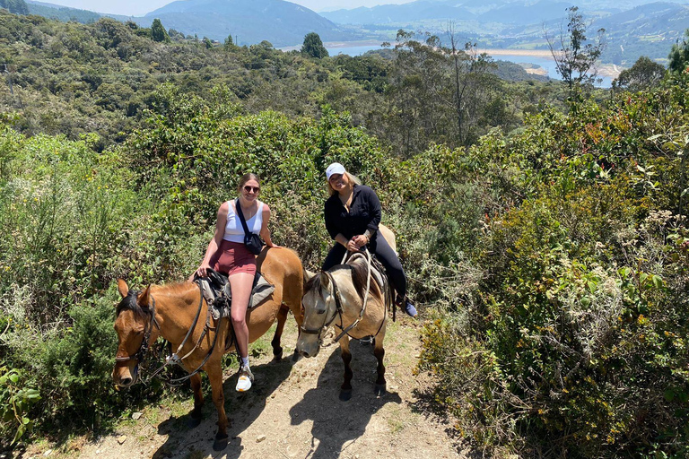 Bogotà: Passeggiata a cavallo tra le colline orientali