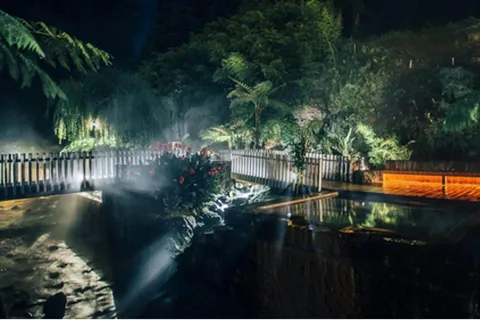 Tour para a piscina Dona Beija e banhos termais noturnos € 65