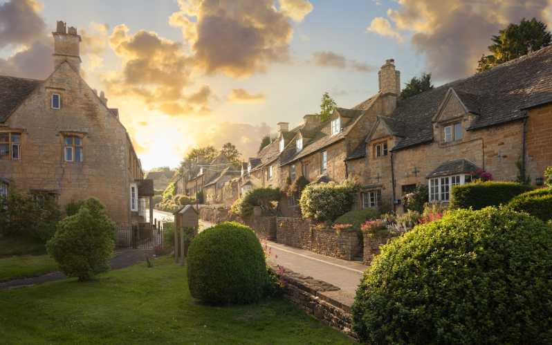 Cotswolds from London Private One-Day Tour by Car