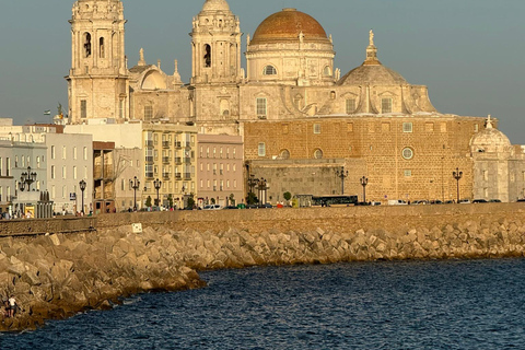 Cadiz: Guided Old Town Tour Cadiz: Guided Old Town Walking Tour