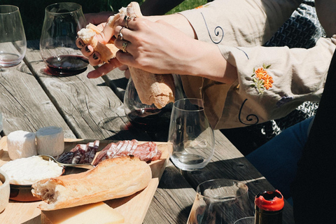 Bordeaux: Winery Tour and Garden Picnic