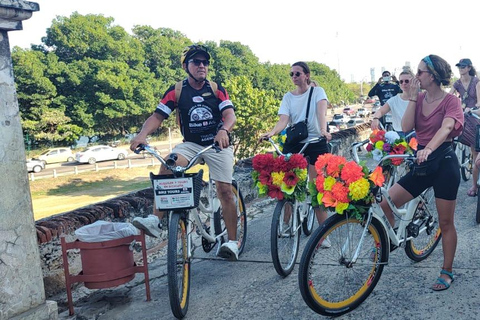 Cartagena: Ruta Histórica, Cultural y Graciosa en Bicicleta