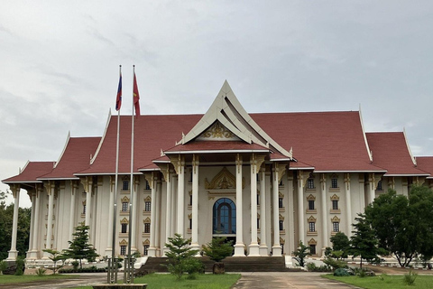 Vientiane: 100% Private & Personalized City Tour with Car
