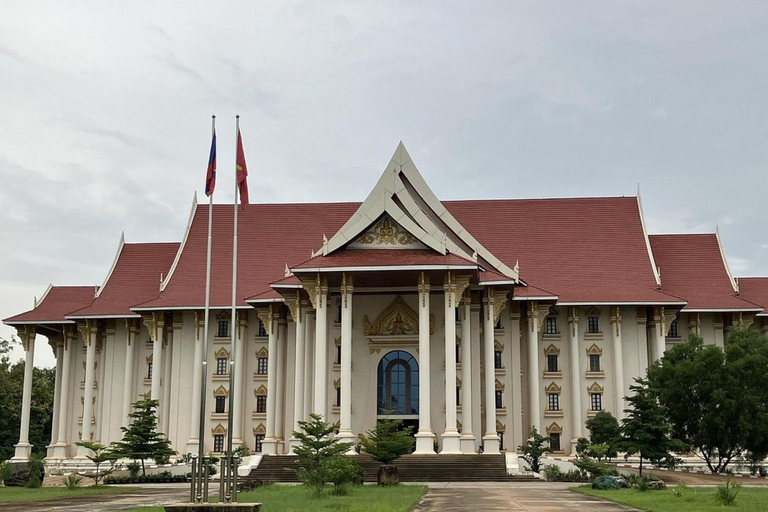 Vientiane: 100% Private & Personalized City Tour with Car