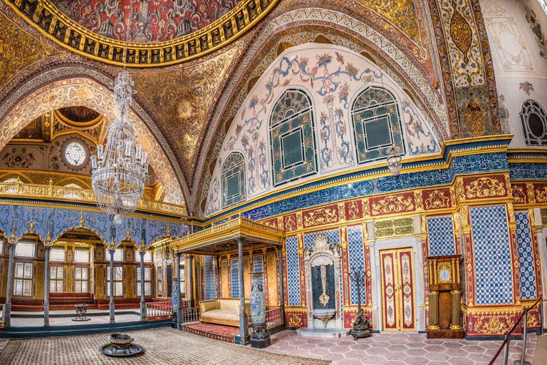 Istanbul: Small Group Guided Tour with Lunch & Tickets