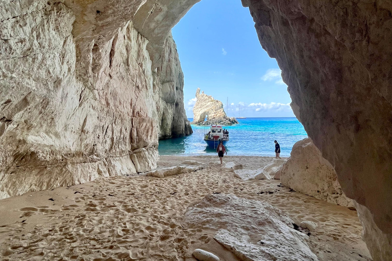 Zakynthos : Visite semi-privée de la plage des naufrages et des grottes bleues