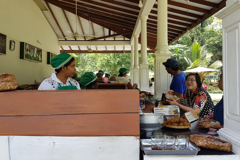 Colombo to Sigiriya: 2-Day Tuk-Tuk Journey Breezy Country