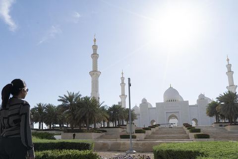 Dubaï : Mosquée Sheikh Zayed et entrée au Ferrari World avec transfert