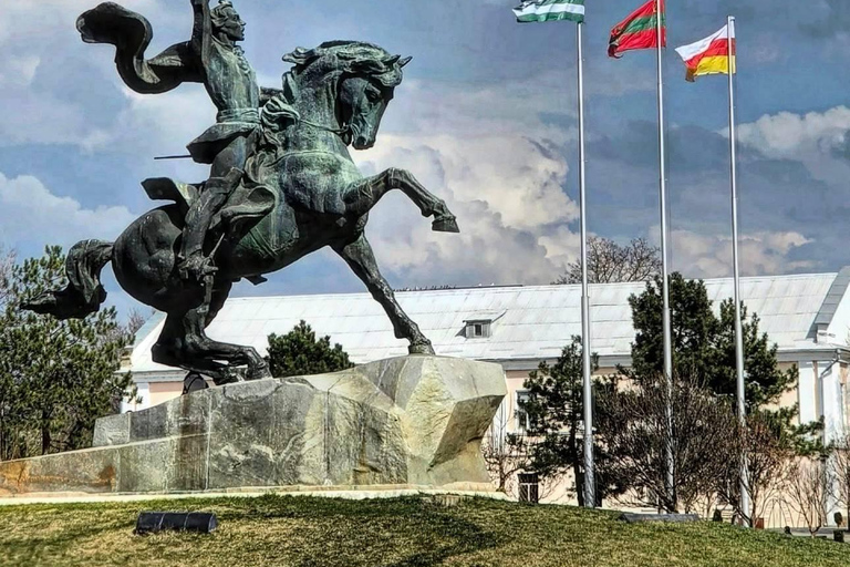 Transnistria: Back in Time – Soviet Tiraspol & Bender
