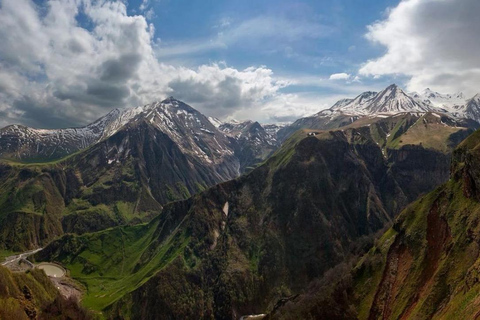 2 Days in Georgia: Retro Tbilisi & Kazbegi & Gudauri