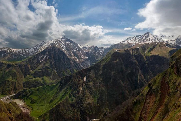 2 Days in Georgia: Retro Tbilisi & Kazbegi & Gudauri