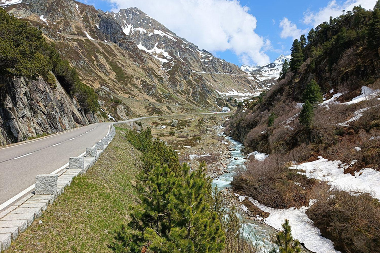 Interlaken: Hoogtepunten Tour met een lokale bewoner per privéautoRondleiding van 3 uur