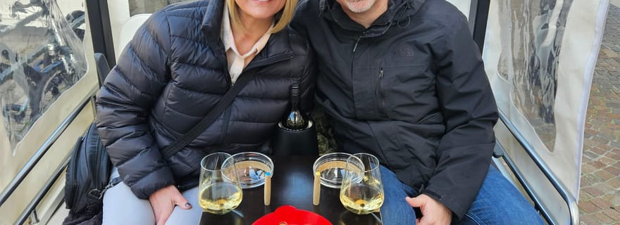 Visite privée en Tuk Tuk à Genève pour déguster une fondue et du vin