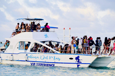 King of Kings Punta Cana – VIP Party Boat with DJ, Open Bar