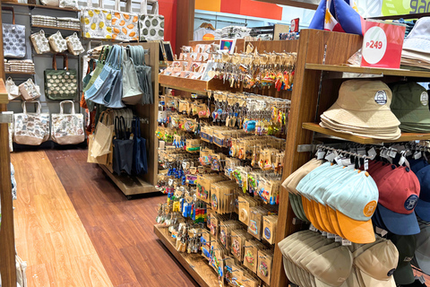 Manila: Private Intramuros & Filipino Shopping Tour