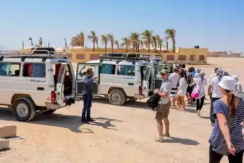 Makadi Bay: Mega Tour Jeep, ATV, Buggy, Camel, Dinner & Show