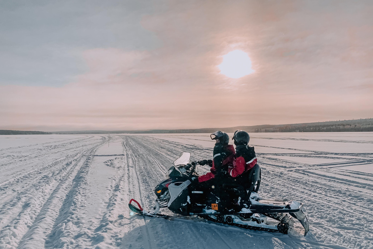 Rovaniemi: Safari Sprint in motoslittaSprint in motoslitta con ritiro nell'area di Rovaniemi