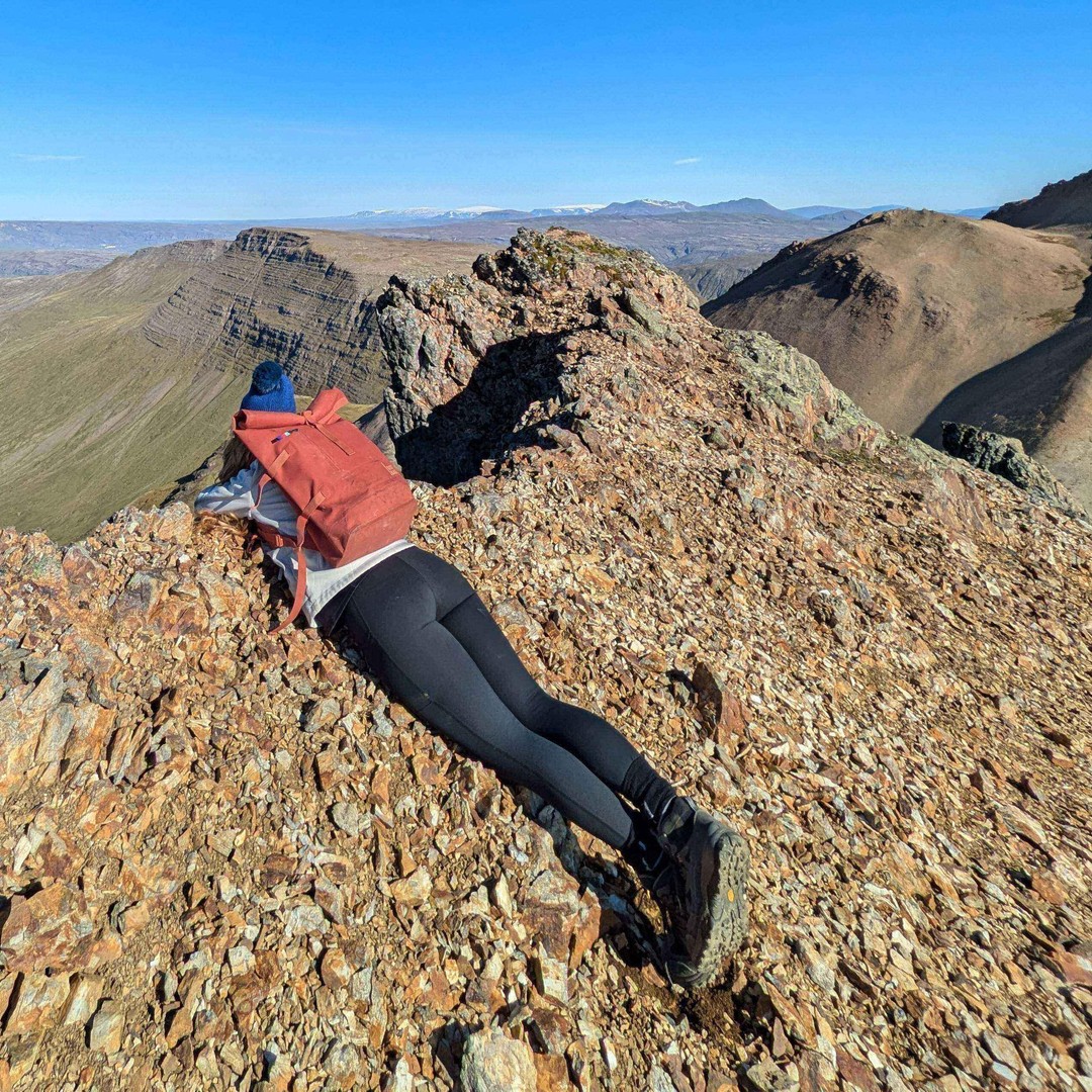 Day Hike to Moskardshnjukar: The Knife's Edge - moderate