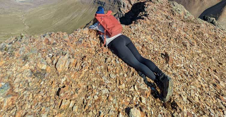 Day Hike to Moskardshnjukar: The Knife's Edge - moderate