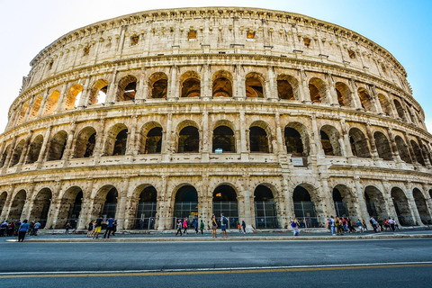 Rom: Guidad tur Guidad tur till Colosseum, Forum Romanum och PalatinkullenColosseum, Forum Romanum &amp; Palatinkullen Franska guidade besök