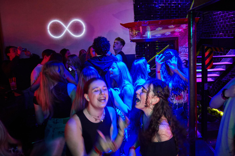 Lyon: Riviera Bar Crawl Party with Free Shots and Vip Entry