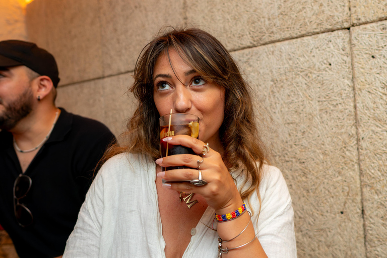 Barcelona: Gothic and El Born Food Tour with Tapas and Wine VIP Private Tapas Tour