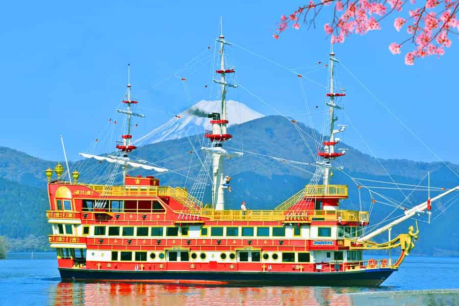 Tagestour zum Fuji und nach Hakone mit Bootsfahrt auf dem Ashi-See, KOSTENLOSE Seilbahn. Foto: GetYourGuide Tagestour zum Fuji und nach Hakone mit Bootsfahrt auf dem Ashi-See, KOSTENLOSE Seilbahn. Foto: GetYourGuide
