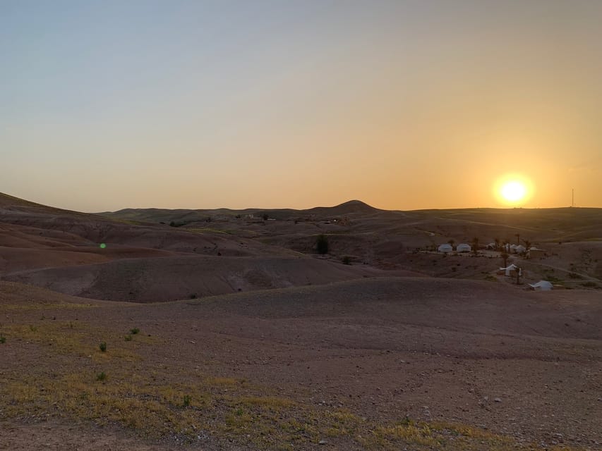 Z Marrakeszu Przeja D Ka Na Wielb Dzie O Zachodzie S O Ca Kolacja I