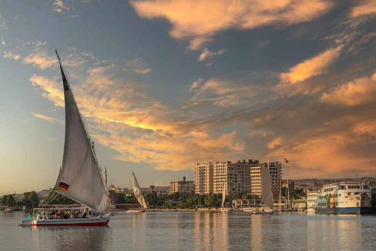 From Hurghada: Luxor Tailor Made Private Tour with Guide