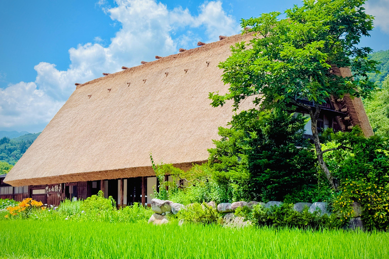 Kanazawa: Shirakawago, Gokayama, and Takayama Full Day Trip