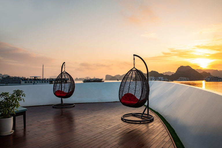 2/3-Day Halong & Lan Ha Bay Dora 5* Cruise balcony, bathtub 2D1N Cruise without transfer