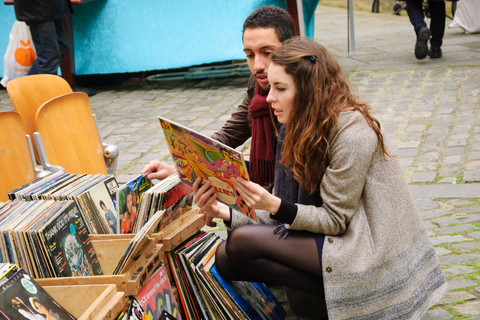 Paris: Saint Ouen Flea Market Guided Tour Standard
