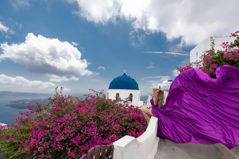 Sessão de fotos com vestido esvoaçante em Santorini