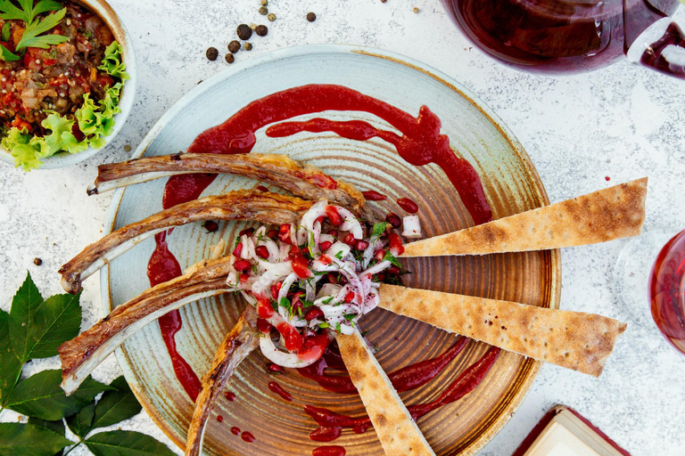 Tbilisi: 2 uur durende Georgische voedseltour (All-inclusive)Tbilisi: 2 uur durende XXXL voedseltour (all-inclusive)