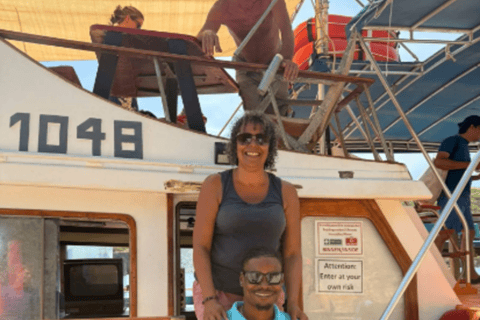 Curacao: Blue Room Cave and Turtles Boat Trip with Pizza