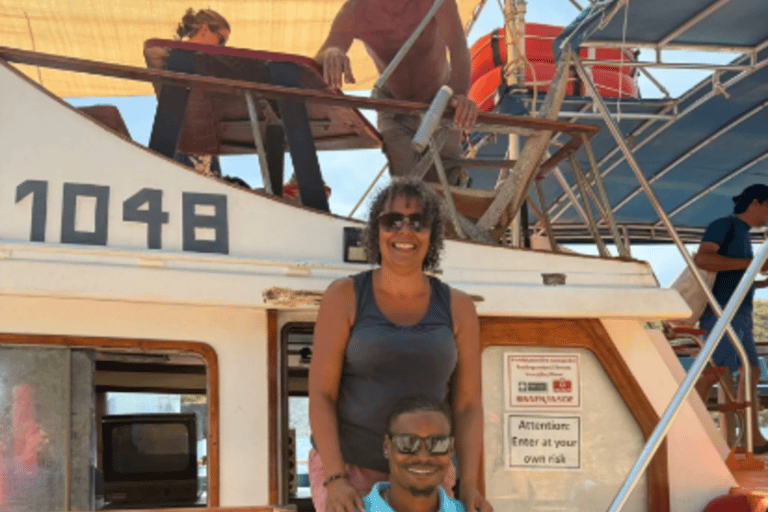Curacao: Blue Room Cave and Turtles Boat Trip with Pizza