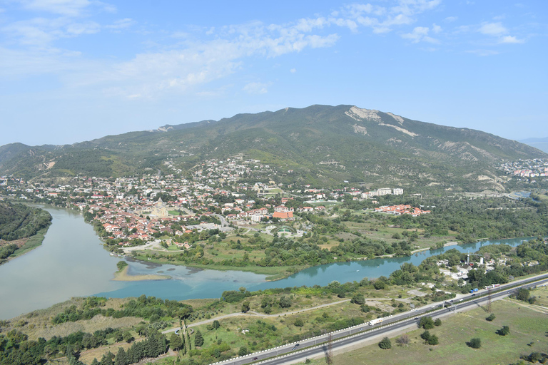 Tbilisi: 4-Day Georgia and Armenia Tour with Guide