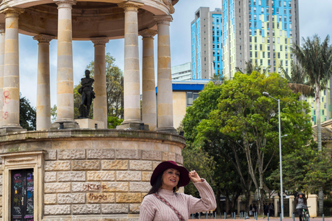 Candelaria Bogotá: Photo Shoot and Private Hike for Couples