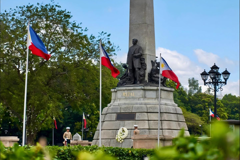 Manila: Bay Sunset Walk & Stories of the Historic Coast