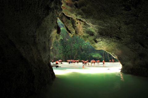 Ко Ланта: экскурсия по Изумрудной пещере на длиннохвостой лодке