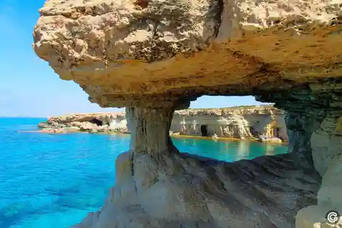 Grottes marines (matin) Cap Greco, baie de Konnos, pont des Amoureux et plus encore