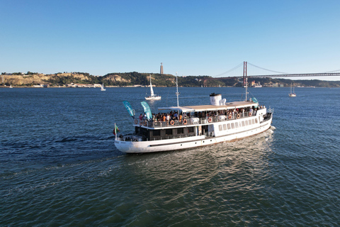 Lisbon: New Year's Eve Onboard w/drinks, music & fireworks Lisbon: New Year's Eve Barco EVORA with Drinks, DJ & Snacks