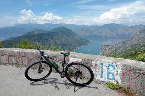 Tour guiado en bicicleta de montaña por la bahía de Kotor