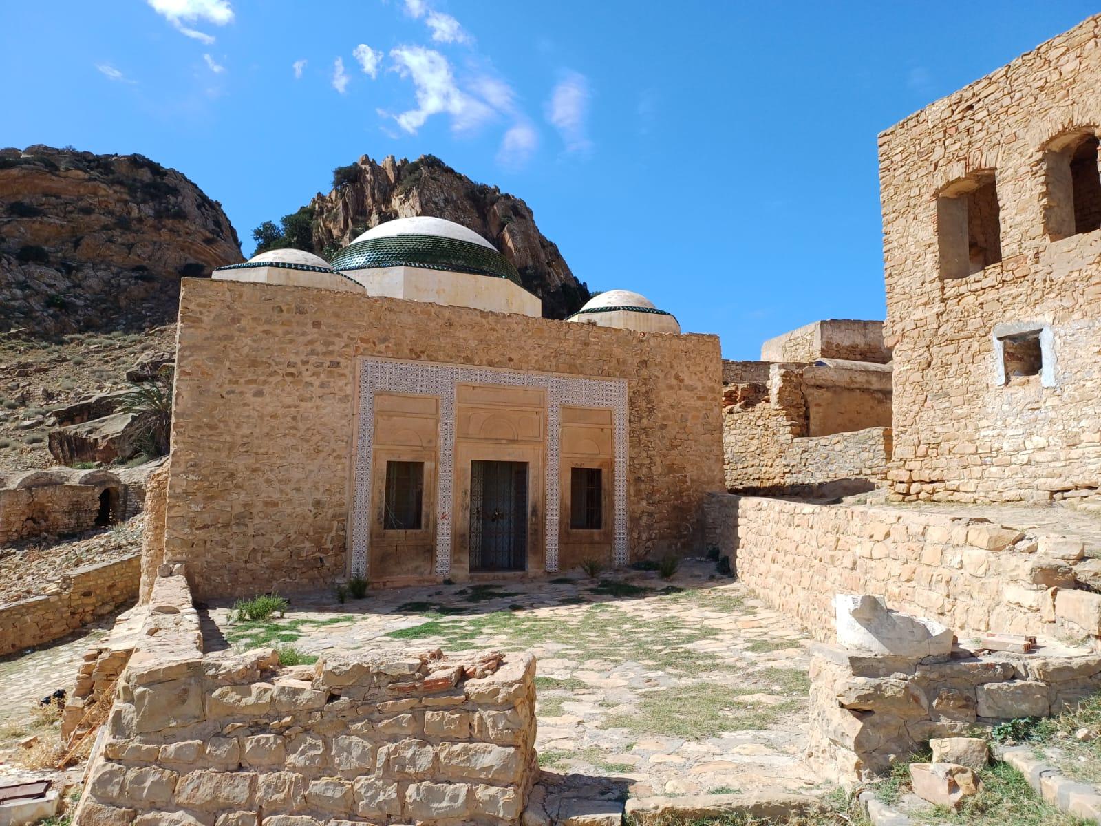 Besuch der Berberdörfer Zriba Alia, Tekrouna und des Archäologischen Museums von Ennfidha.