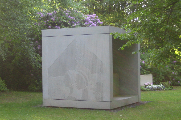 Ohlsdorf Cemetery: 1.5-hour individual guided tour