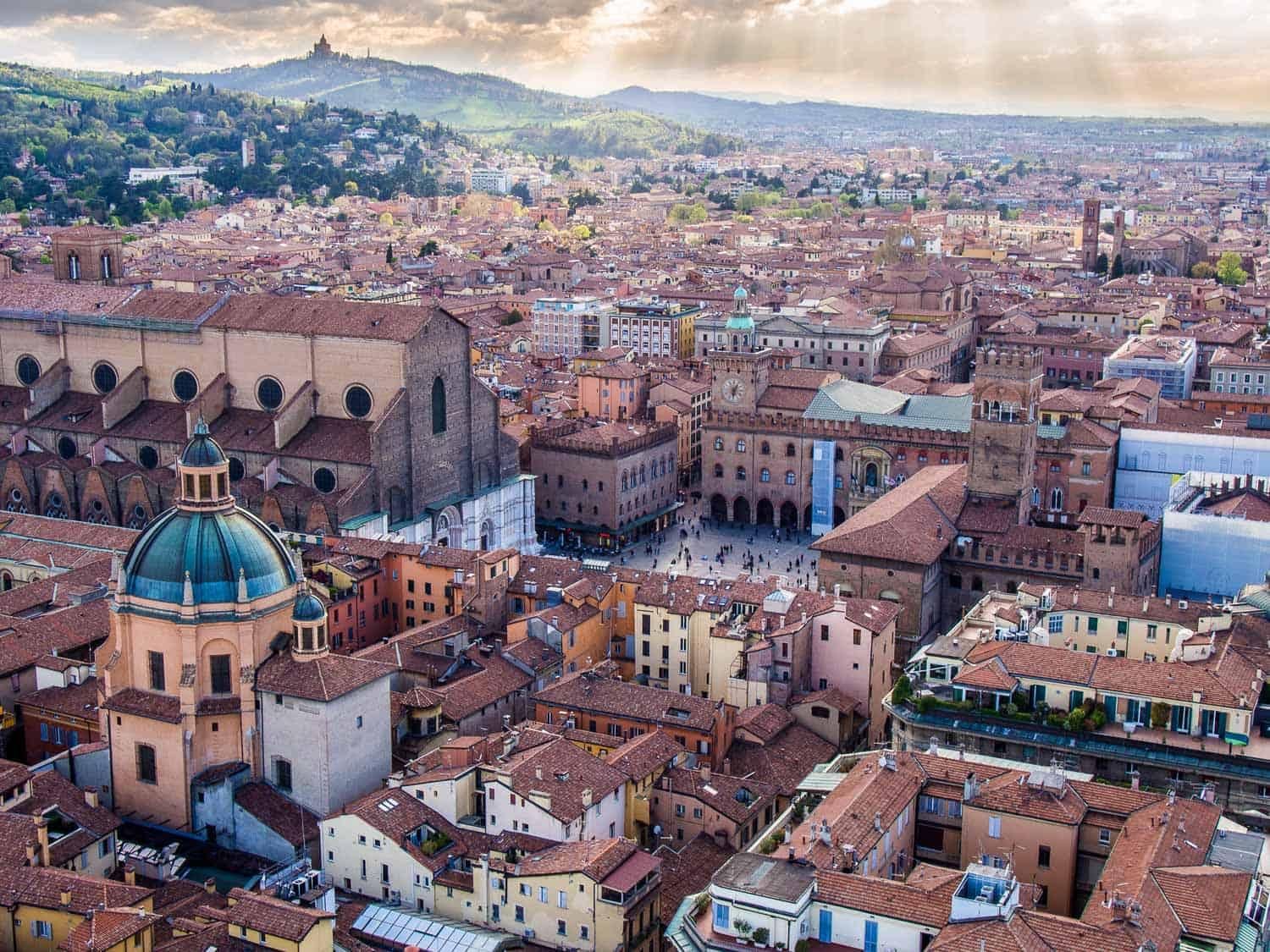 Bologna: 4-Tages-Tour mit Ferrari-Museum & Weinprobe