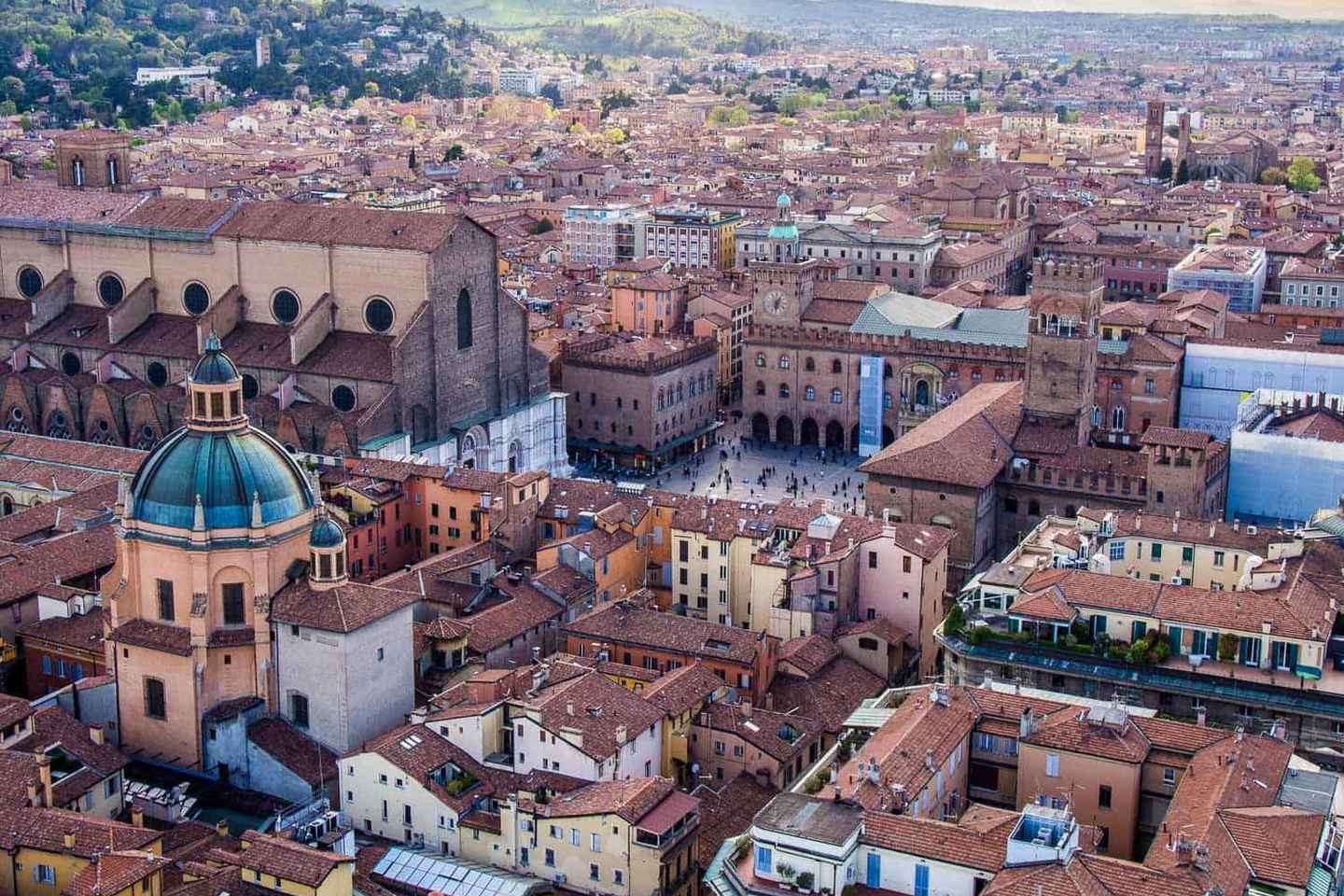 Bologna: tour di 4 giorni con Museo Ferrari e degustazione di vini