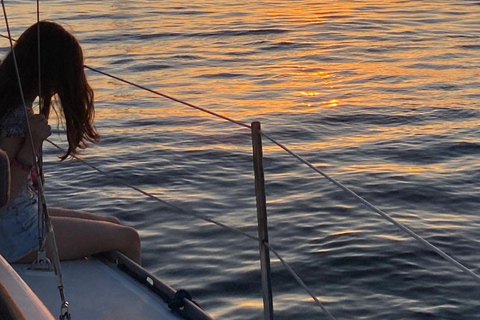 Porto: Tocht op een zeilboot gedeeld of privé (Sunset Option)Porto: Privétour op een zeilboot (ZONSONDERGANG OPTIE)