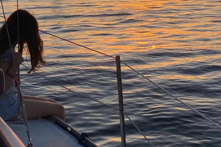 Porto: Tocht op een zeilboot gedeeld of privé (Sunset Option)Porto: Privétour op een zeilboot (ZONSONDERGANG OPTIE)