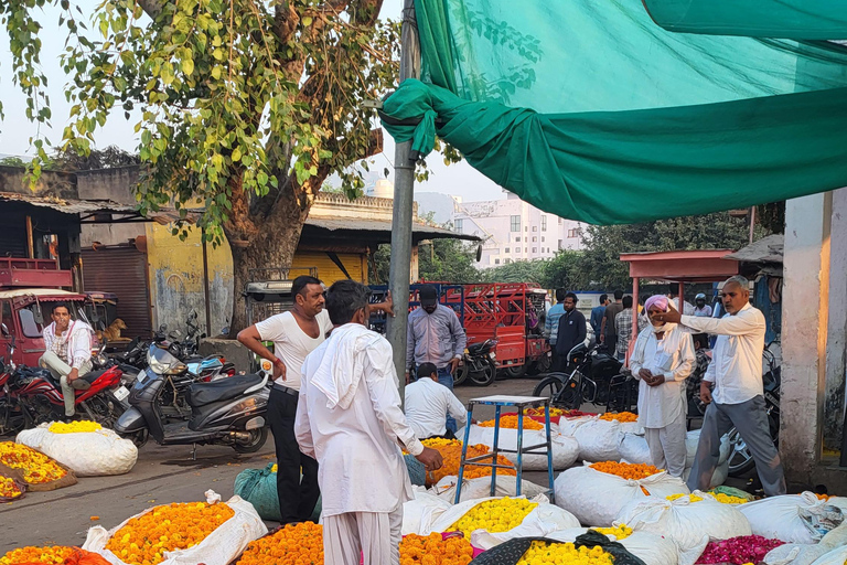 Jaipur: Early Morning Bike Tour with Flower Market Visit